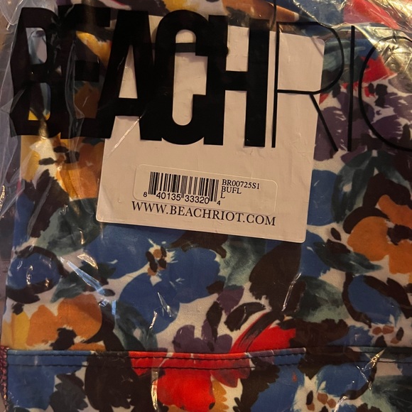 Beach Riot leggings! - Picture 3 of 3